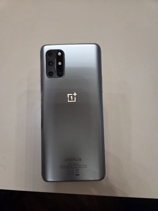 Телефон -One Plus 8T