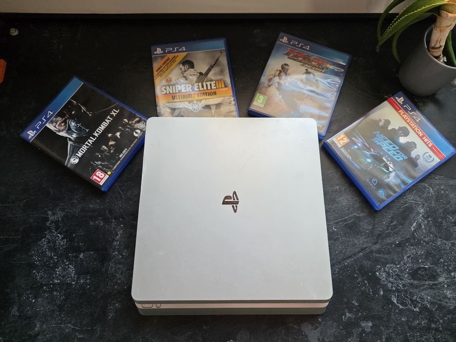 PS4 SLIM Silver + controller