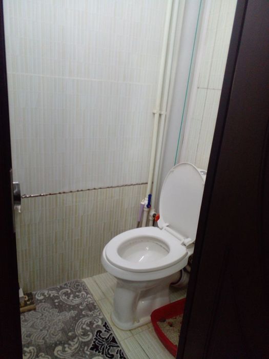 Срочно 2 хонали 3 каватдан 6 метр балкони бор квартира сотилади  6 мик