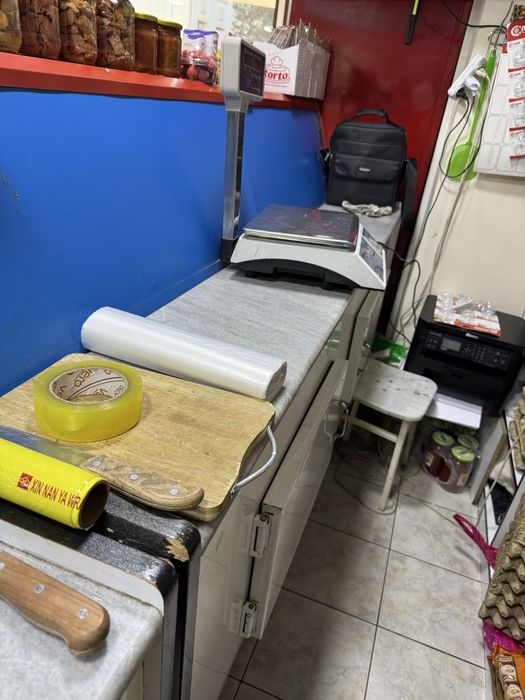 Vitrina haladilnik Samsung holati yahshi