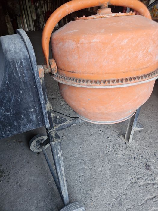 Продам бетономешалку