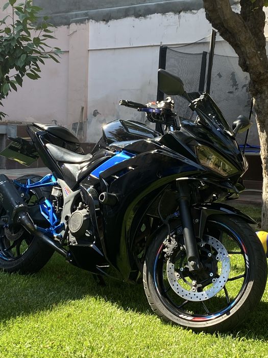 Moto 325cc Yamaha R3 Nooma