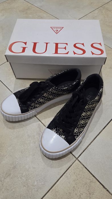 Дамски кецове guess