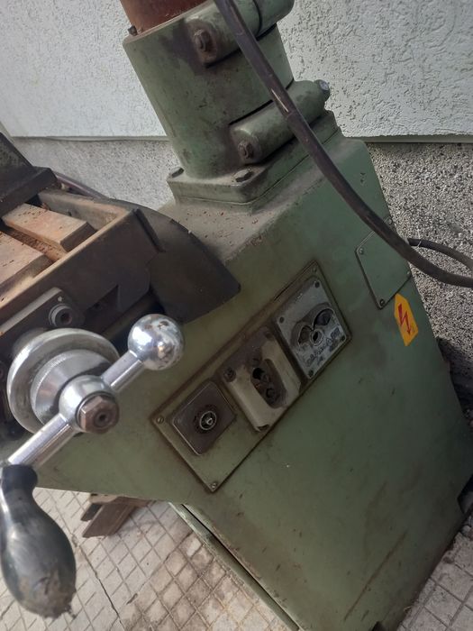 Колонна Бормашина или фреза