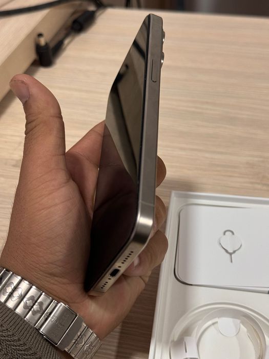 15 pro max natural titanium