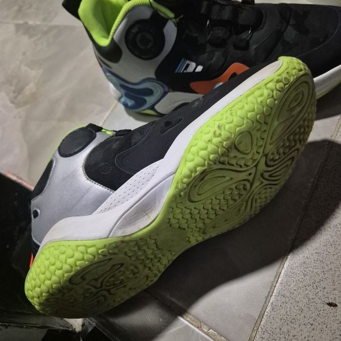 Детские кроссовки