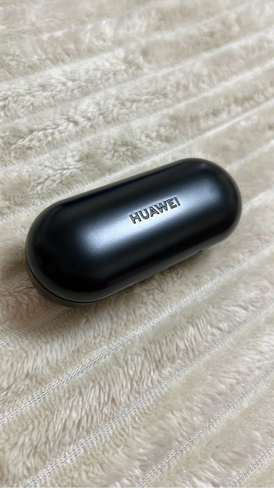 Продам наушники Huawei