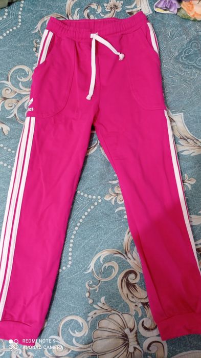 Вещи на девочку 6-8 лет в хорошем состоянии.Цена за одну.