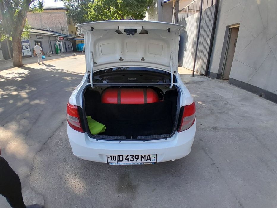 Avtomabil lada granta