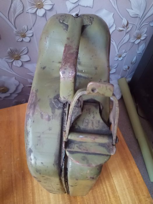 продам канистры бу