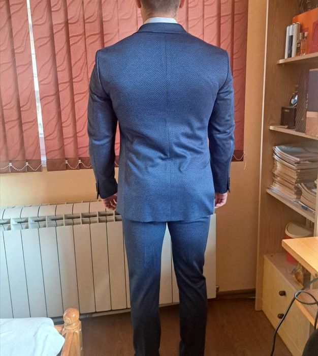 Стилен италиански костюм с риза и вратовръзка. РАЗМЕР (М)