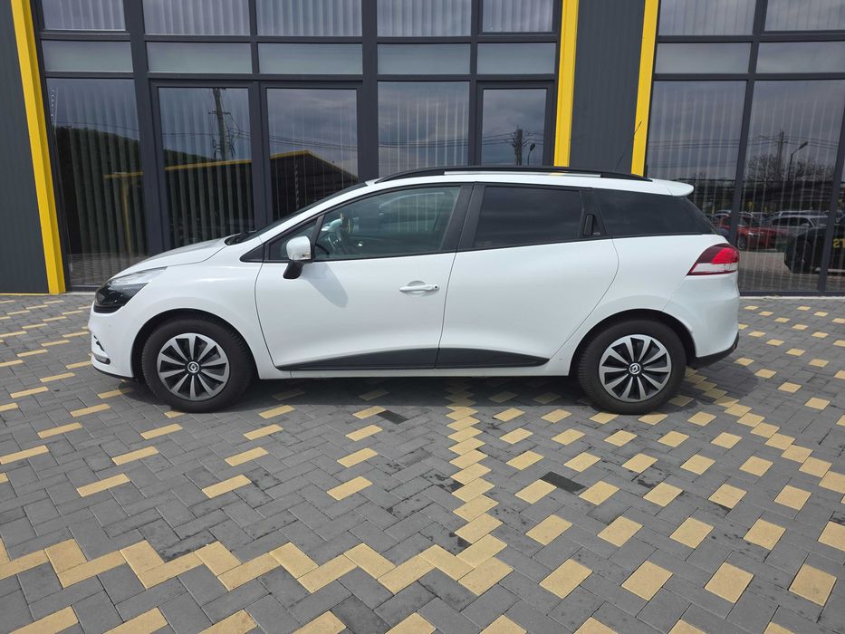Inchirieri Auto Focsani - Renault Clio Combi - de la 110 lei
