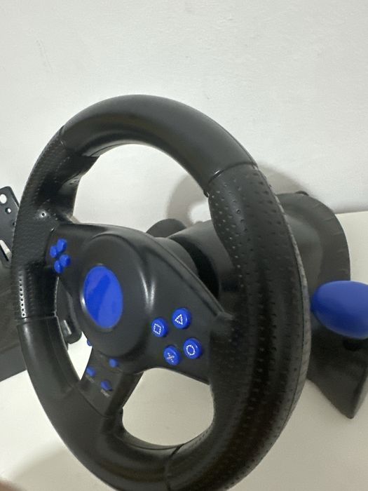 Продаю игровой руль GT-V7