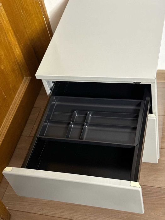 dulap mobil cu roti Steelcase tip rollbox birou balcon garaj depozitare diverse metal metalic integral 2 sertare 1 sertar biblioraft alta destinatie