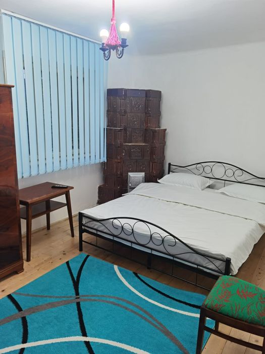 Vând casă Ocnița la 350 m de ștrandul Alb Albastru