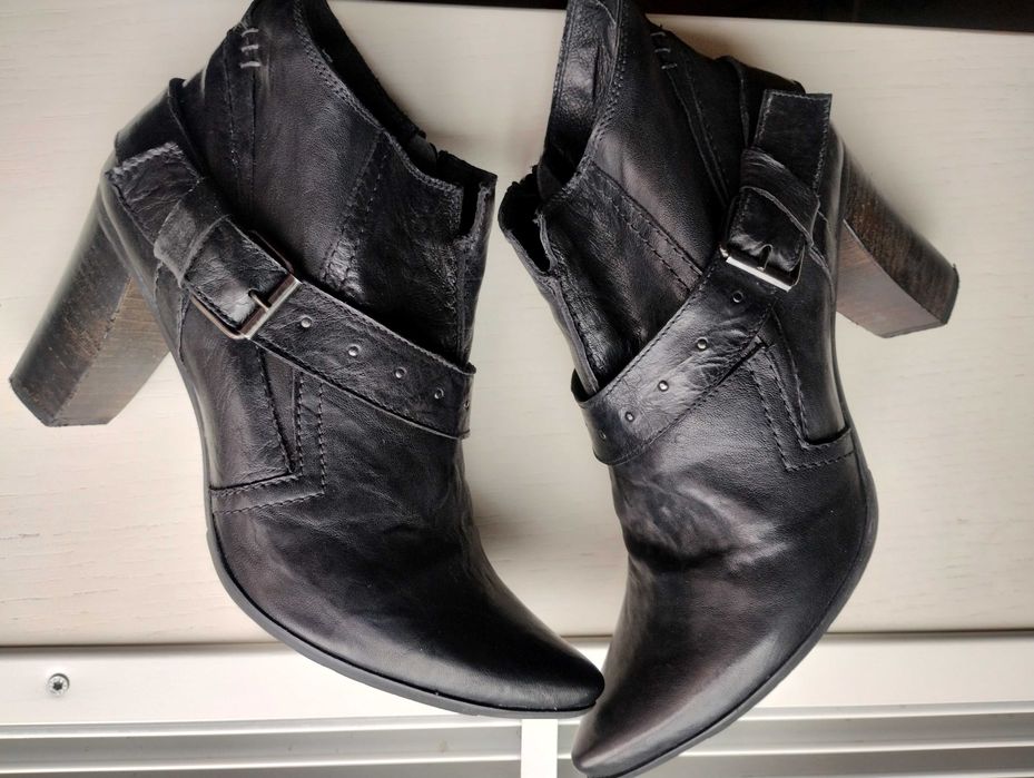 Боти от естествена кожа