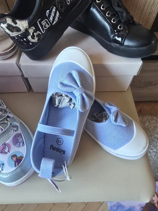 Нови боти frozen Lc Waikiki,гуменки sinsay,сандали sprandi