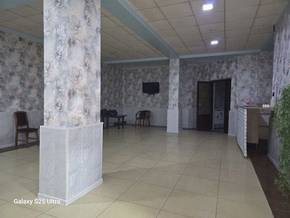 Кефси которида той хона олдида ленскида 3 каватли бино эски асарти каф