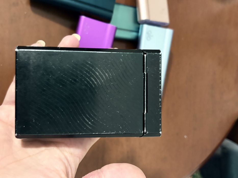 Dispozitive glo plus o tabachera