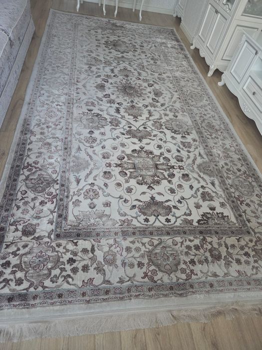 Продам шёлковый ковёр 200×400