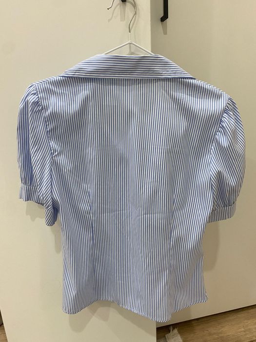 Голубая рубашка в полоску