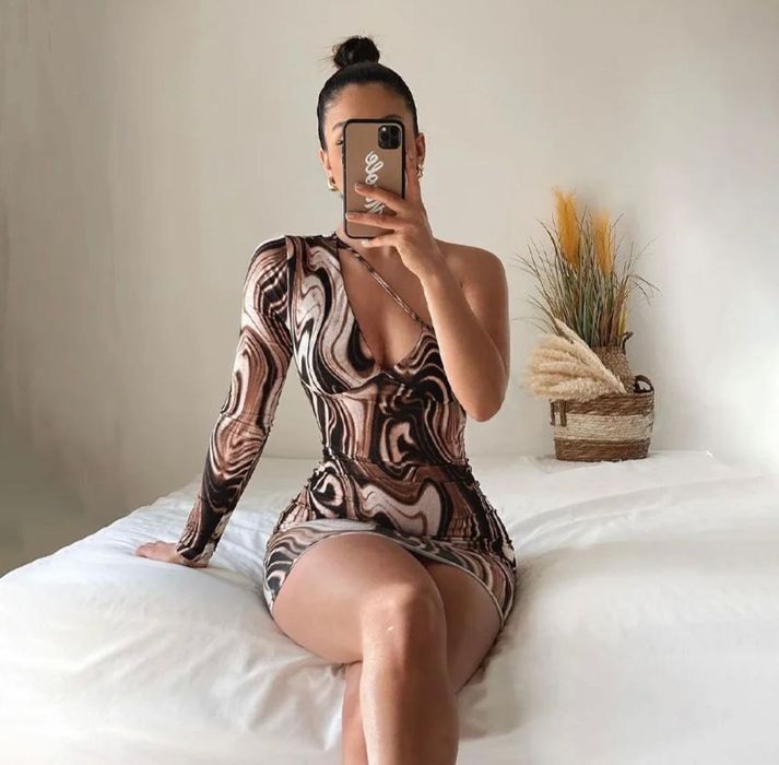 Серия Рокля с един ръкав