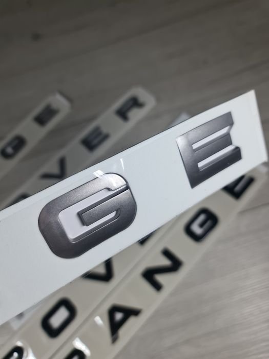 Emblema-Logo-Capac-Scris-Negru-Argintiu-Range-Rover-Sport-Velar-Evoque