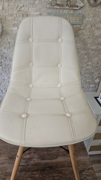 Столове четири броя