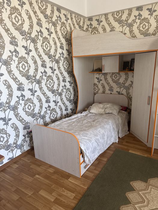 Детская двухярусная кровать