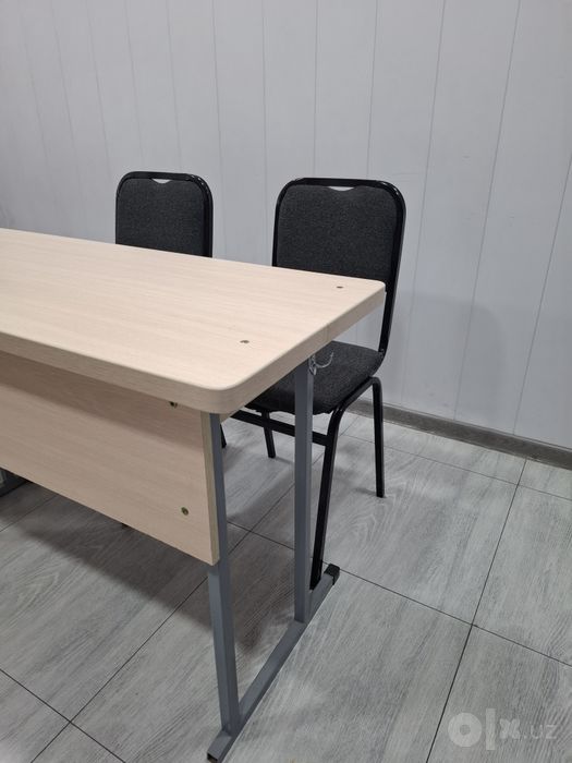 Срочно продаются парты и стулья