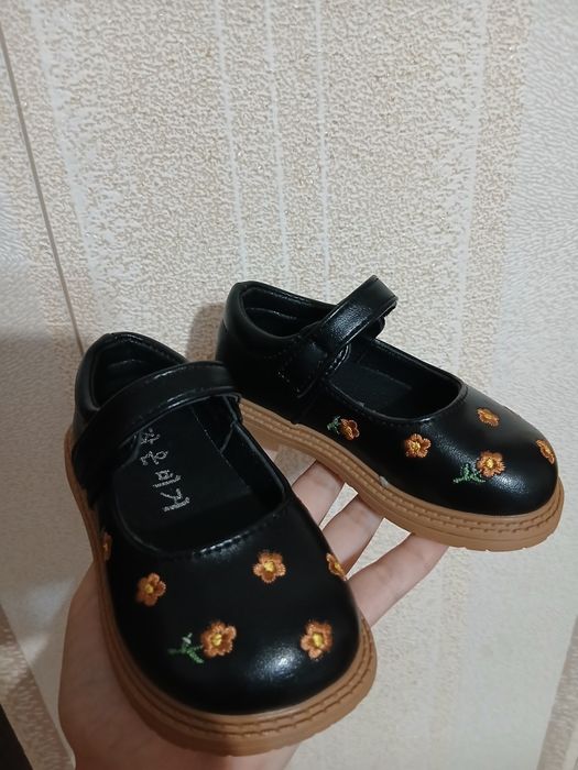 Туфли детские ,новые !