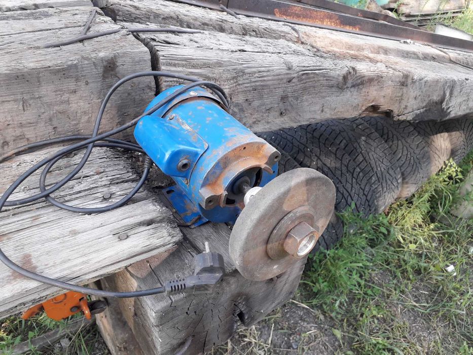 Продам двигатель под наждак