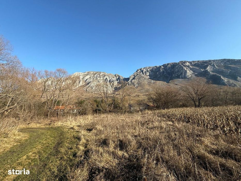 Teren 1.250 m² Rimetea, priveliște superbă, acces din 2 direcții