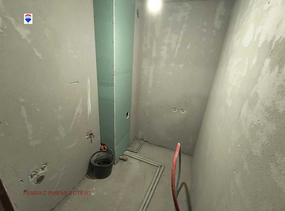 Продава се Тристаен апартамент в Русе, Център - 102 кв.м за 1588 €/кв.м - Снимка #9