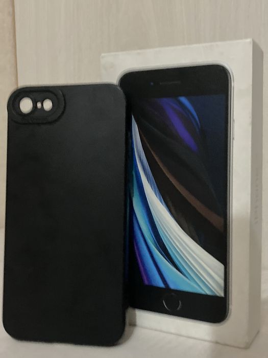 iPhone se2020 в отличном сост