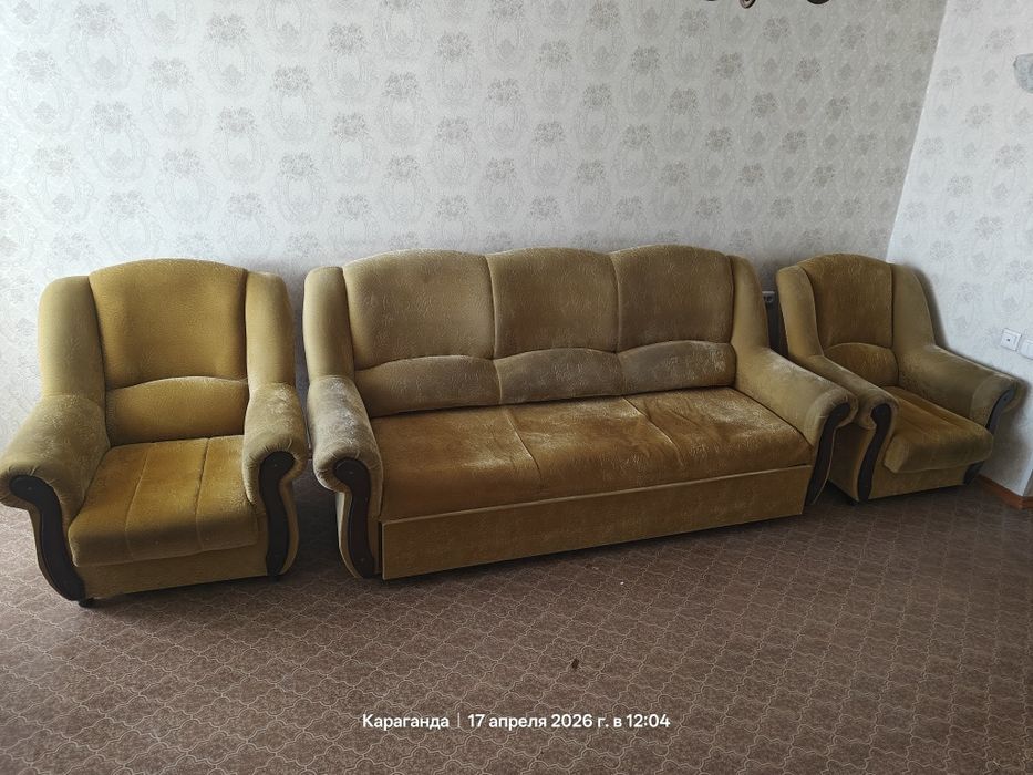 Диван и два кресла