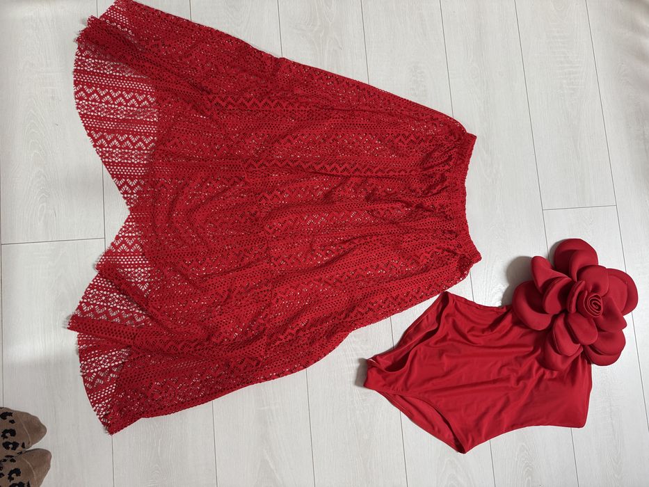 Costum de baie cu fusta. S
