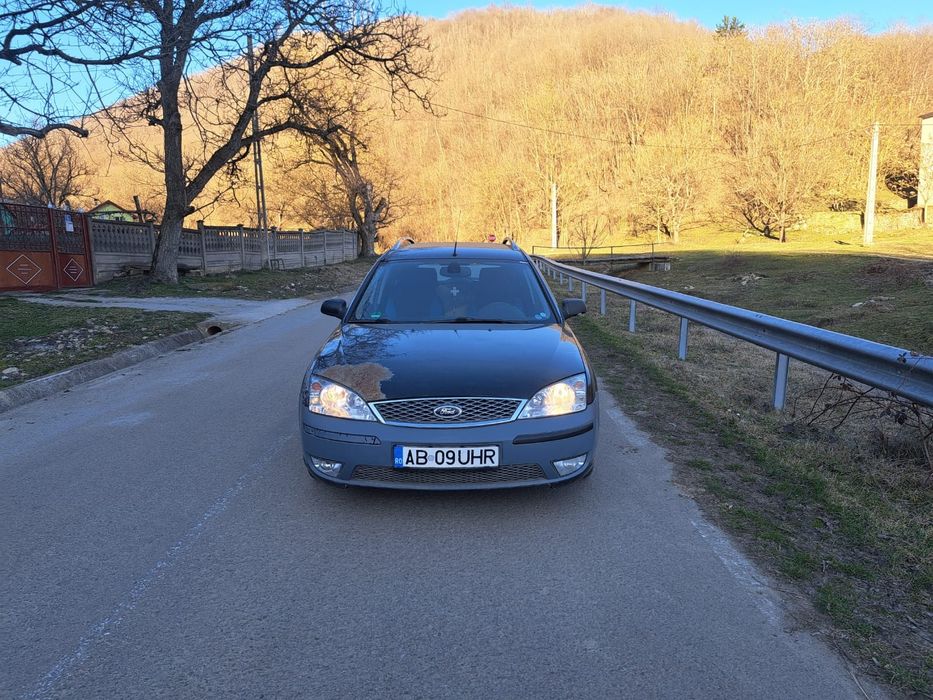 Vând ford mondeo