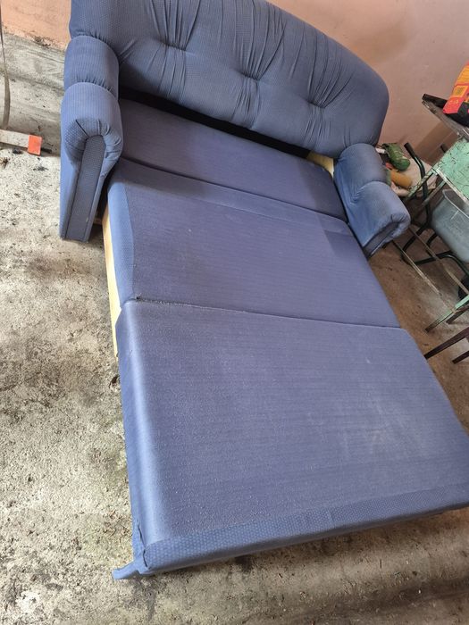 Vând canapea extensibila in stare foarte bună puțin folosita