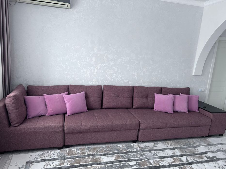 Почти новый диван