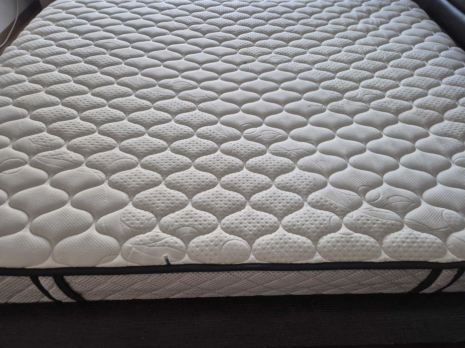 Saltea Mobexpert Diamond 160x200, arcuri impachetate independent, stare foarte buna