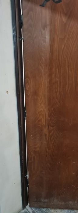 Входна врата блиндирана