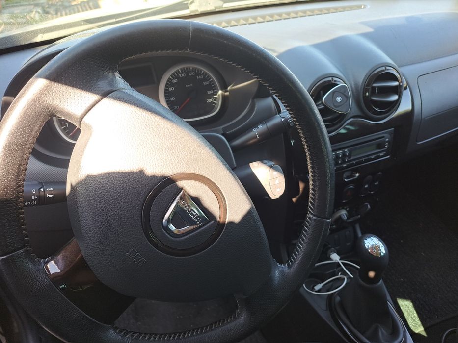Vând Dacia Duster