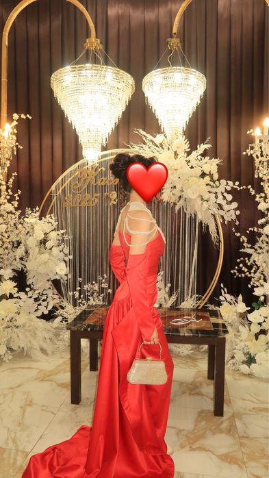 Продается выпускной платье