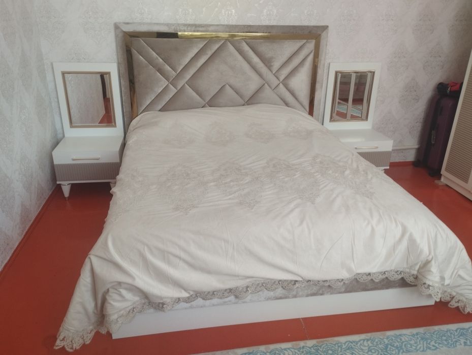 Спальный гарнитур