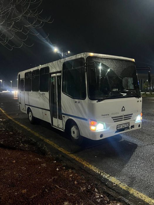 Isuzu sotiladi avtobus