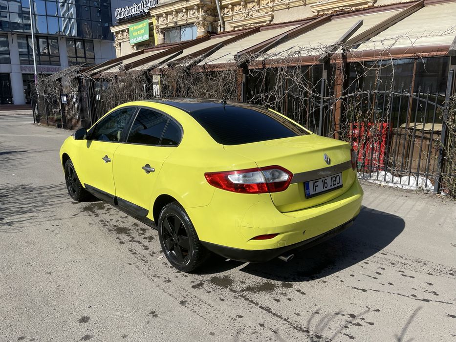 Dezmembrez Renault Fluence