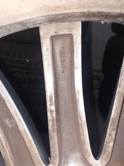 Гуми с джанти за BMW 7 -G30,G31-спорт пакет-275/40/19 с 245/45/19