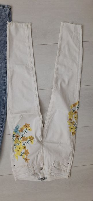 Vand 3 perechi de blugi zara la 45 lei toti +cadou
