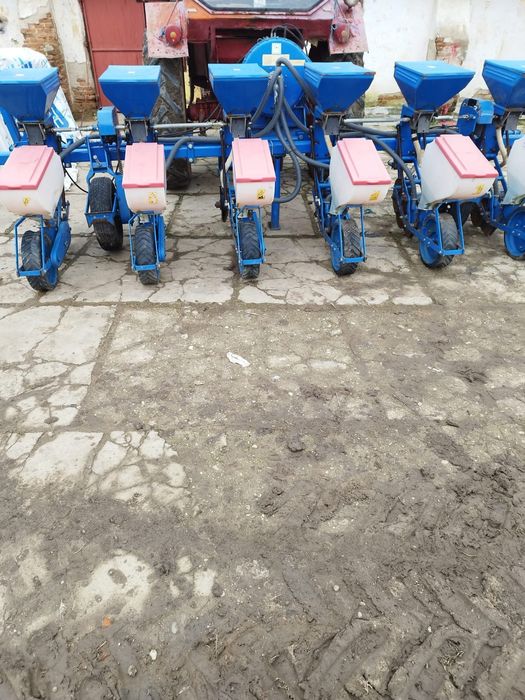 Vând semănătoare spc 6 pe discuri cu fertilizator